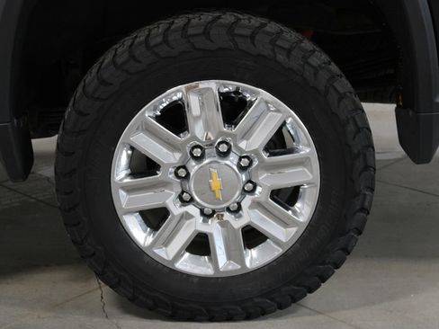 Used 2024 Chevrolet Silverado 2500 High Country w/ High Country Premium Package AWD/4WD image 21
