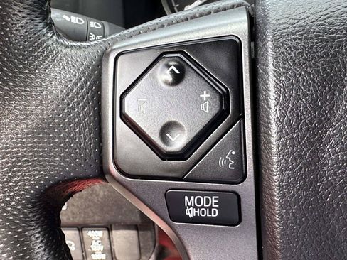 Used 2022 Toyota Tacoma TRD Off-Road AWD/4WD image 23