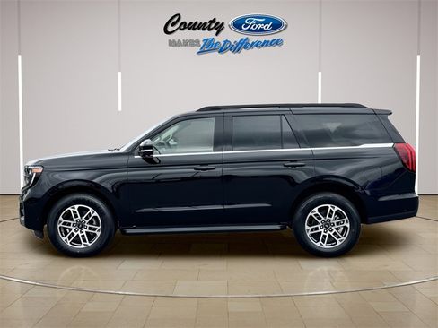 New 2025 Ford Expedition Active image 3