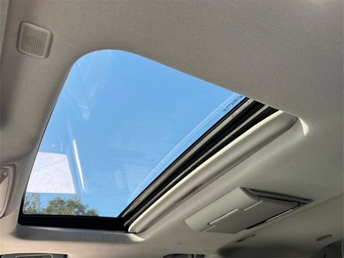 Used 2018 GMC Yukon Denali w/ Denali Ultimate Package image 13