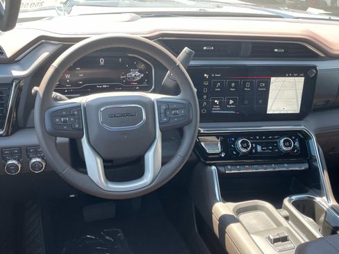 New 2025 GMC Sierra 2500 Denali w/ Denali Reserve Package image 9