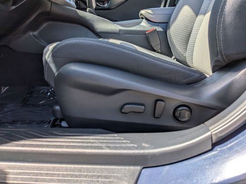 Used 2025 Subaru Outback Premium image 16