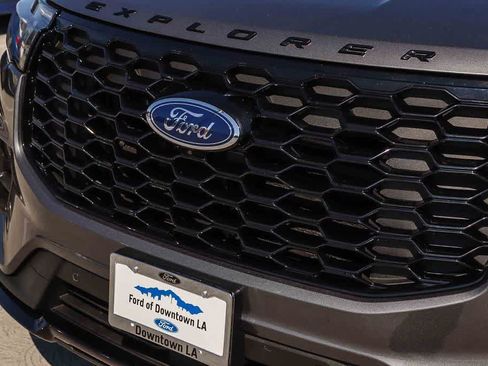 Certified 2025 Ford Explorer ST-Line w/ ST-Line Street Pack AWD/4WD image 8