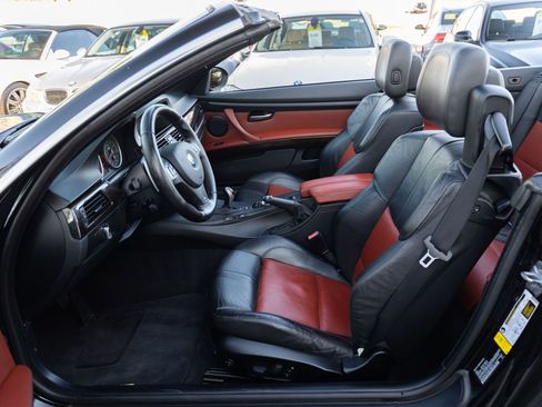 Used 2013 BMW M3 Convertible image 20