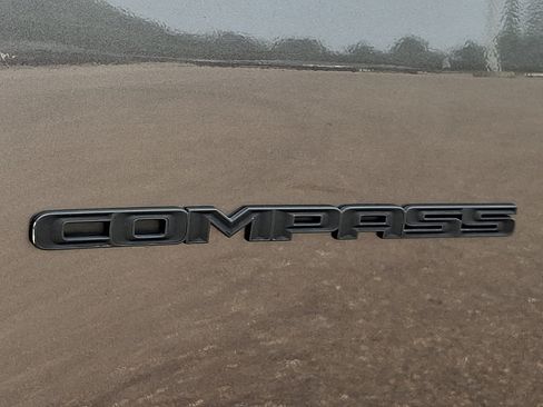 Used 2022 Jeep Compass Limited w/ Sun and Sound Group AWD/4WD image 34