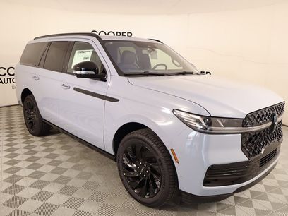 New 2025 Lincoln Navigator Reserve w/ Jet Appearance Package