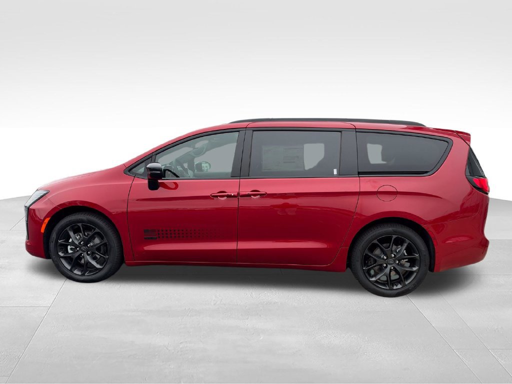 New 2027 Chrysler Pacifica Select FWD image 2