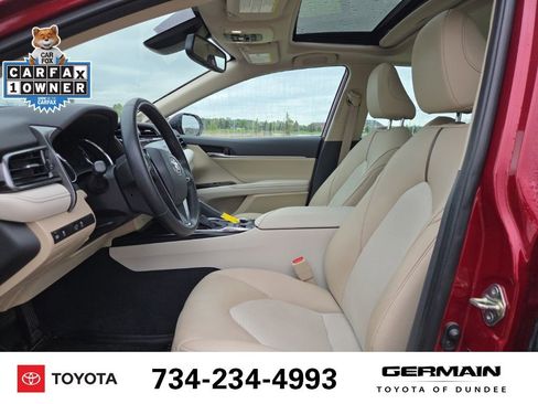 Used 2020 Toyota Camry XLE w/ Sunroof Package FWD image 13