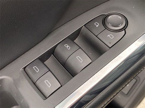 Certified 2025 Chevrolet Traverse LT image 25