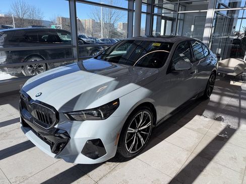 New 2026 BMW 530i xDrive w/ M Sport Package image 3