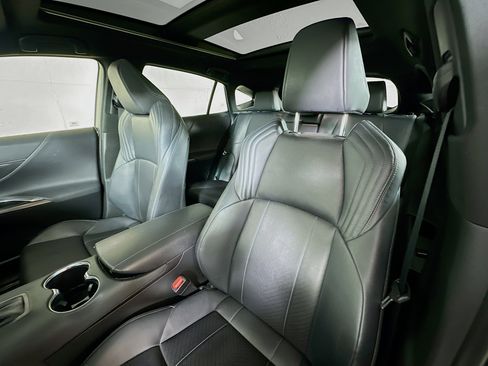 Used 2021 Toyota Venza Limited w/ Carpet Mat Package (TMS) image 20