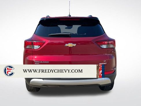 Used 2025 Chevrolet TrailBlazer LT AWD/4WD image 4