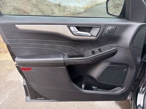 Used 2022 Ford Escape SEL w/ Technology Package image 22