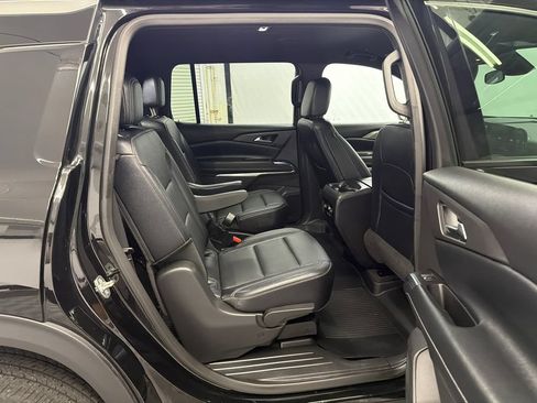Used 2025 Chevrolet Traverse LT w/ Driver Confidence Package FWD image 16