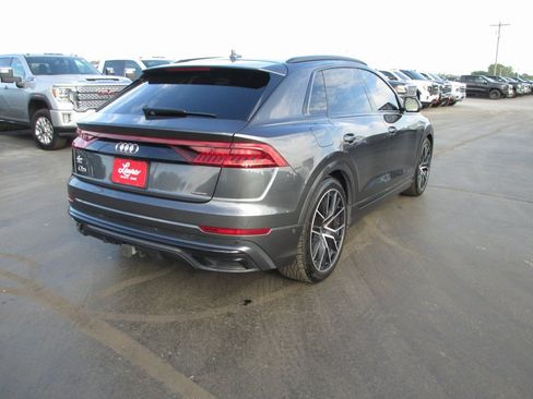 Used 2022 Audi Q8 Prestige image 5