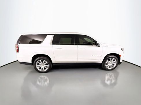 Used 2023 Chevrolet Suburban High Country w/ Advanced Technology Package image 8