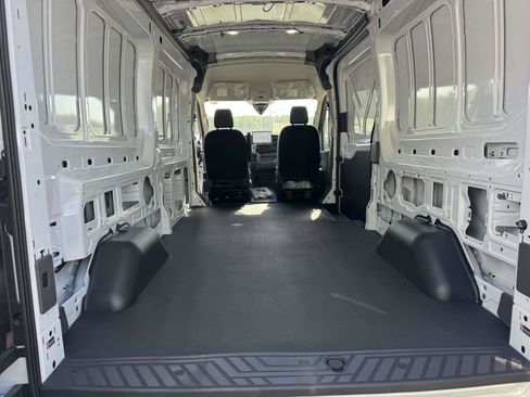 New 2026 Ford Transit 250 148 Medium Roof RWD image 15