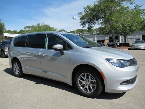 Used 2023 Chrysler Voyager LX FWD image 1