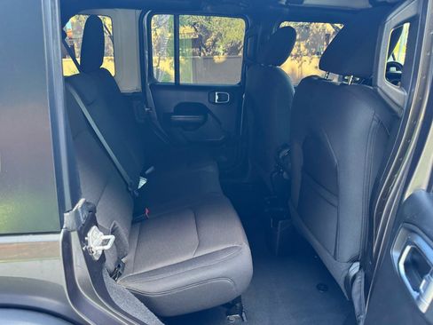 Used 2022 Jeep Wrangler Unlimited Sport AWD/4WD image 28