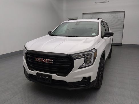 Used 2023 GMC Terrain SLT w/ Elevation Edition image 15