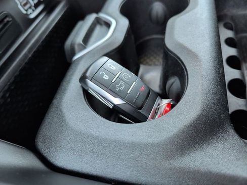 Used 2019 RAM 2500 Laramie w/ Night Edition image 35