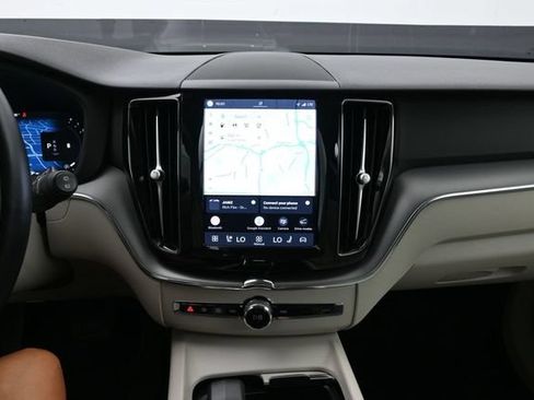 Used 2024 Volvo XC60 B5 Core w/ Climate Package AWD/4WD image 13