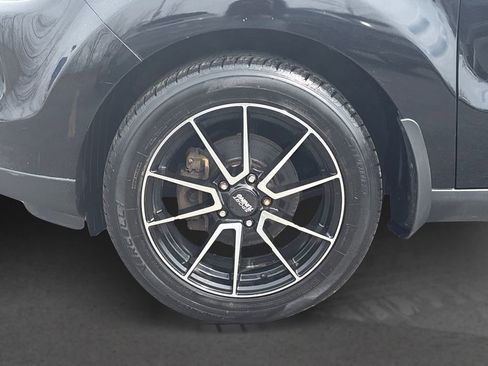 Used 2016 Kia Soul FWD image 12