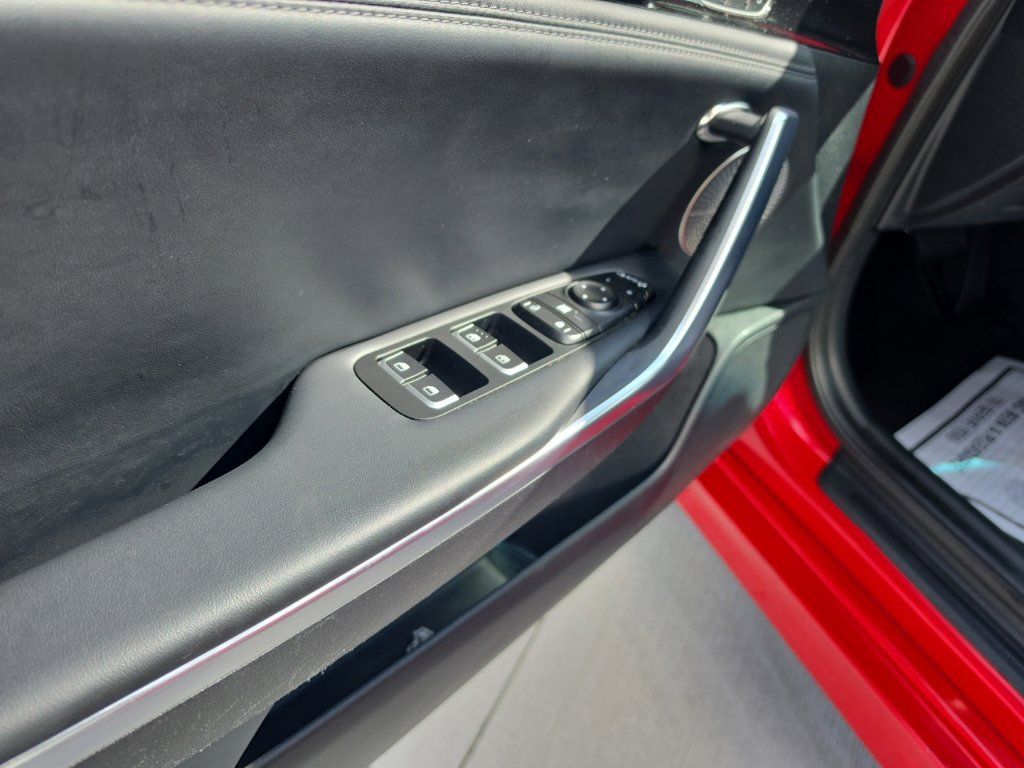 Used 2019 Kia Stinger Premium AWD/4WD image 13