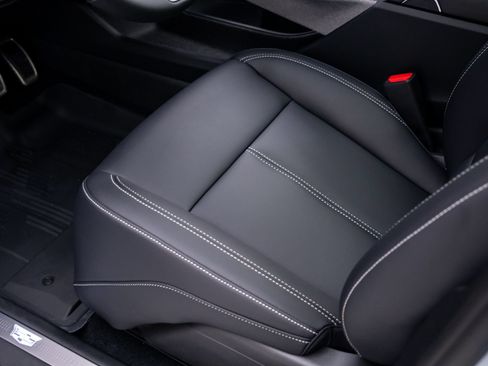 New 2026 Cadillac Optiq Sport 1 w/ LPO, Floor Liner Package AWD/4WD image 15