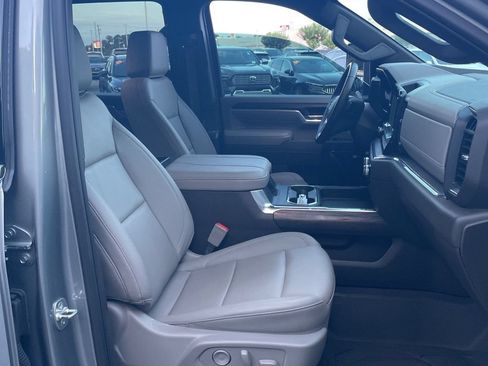 Used 2025 GMC Sierra 2500 SLT w/ SLT Premium Package AWD/4WD image 25