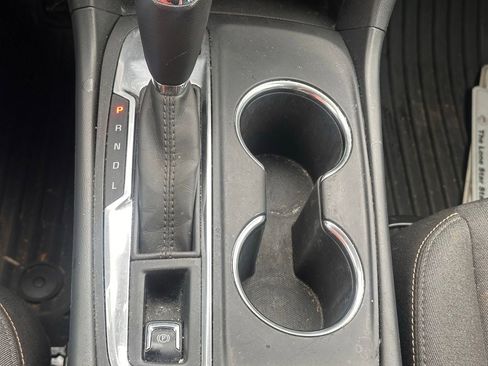 Used 2019 Chevrolet Equinox LT w/ Driver Convenience Package image 31