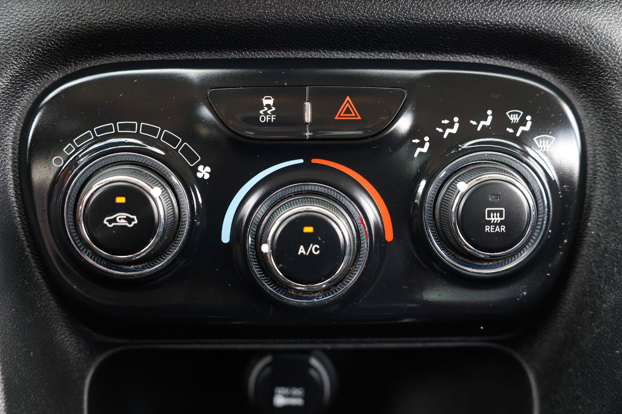 Used 2016 Dodge Dart SXT FWD image 28