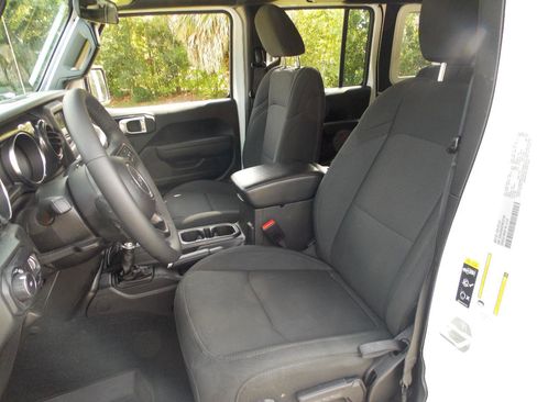 Used 2023 Jeep Wrangler Unlimited Sport AWD/4WD image 2