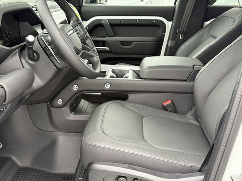 New 2025 Land Rover Defender 110 V8 image 12