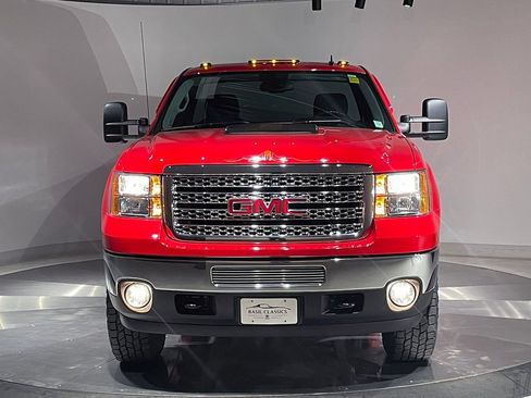 Used 2011 GMC Sierra 2500 SLE w/ SLE Preferred Package AWD/4WD image 19