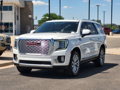 Used 2023 GMC Yukon Denali w/ Advanced Technology Package AWD/4WD image 8
