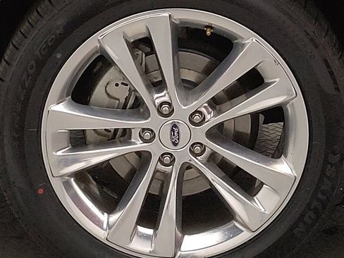 Used 2019 Ford Explorer Limited w/ Ford Safe & Smart Package FWD image 31