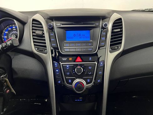 Used 2016 Hyundai Elantra GT FWD image 18