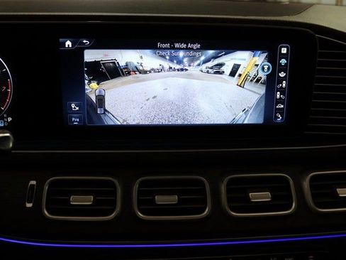 Used 2024 Mercedes-Benz GLS 580 4MATIC image 11