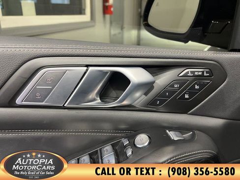 Used 2021 BMW X7 M50i AWD/4WD image 24