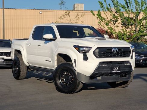 Used 2024 Toyota Tacoma TRD Sport w/ TRD Sport Premium Package image 2