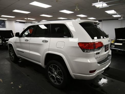 Used 2019 Jeep Grand Cherokee Overland image 5