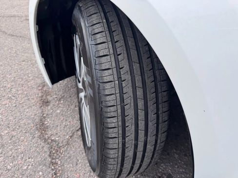 Used 2020 Toyota Corolla LE image 10