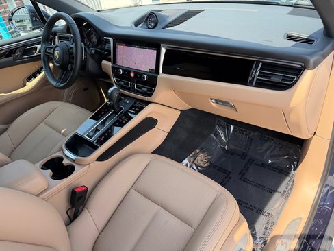 Certified 2022 Porsche Macan S AWD/4WD image 16