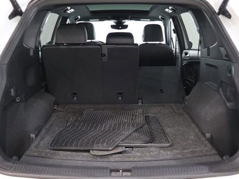 Used 2022 Volkswagen Tiguan SE R-Line AWD/4WD image 35