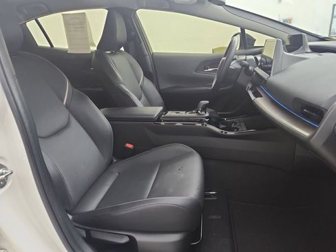 Used 2024 Toyota Prius XLE FWD image 35