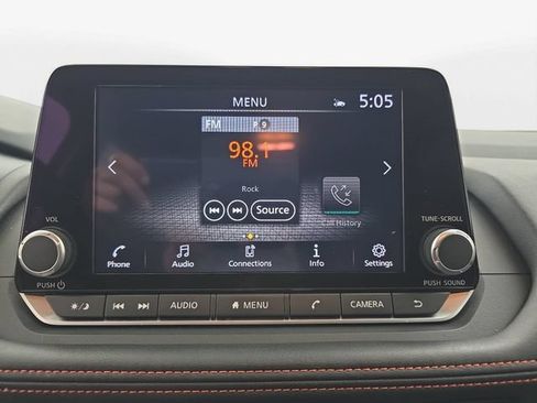Used 2025 Nissan Rogue SV AWD/4WD image 21