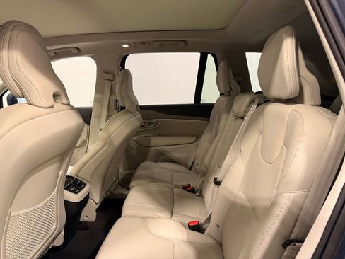 Used 2024 Volvo XC90 B5 Plus image 11