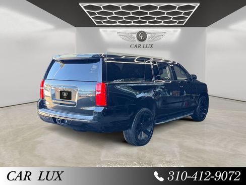 Used 2019 Chevrolet Suburban LT RWD image 5