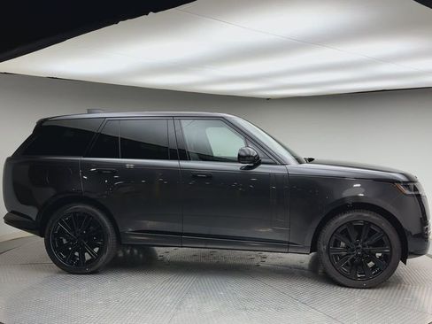New 2026 Land Rover Range Rover SE image 9